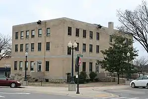 Das Baxter County Courthouse in Mountain Home ist seit Mai 1995 im National Register of Historic Places eingetragen.