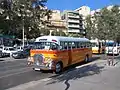 Bedford SB mit stark modifiziertem Super Vega-Aufbau von Duple auf Malta