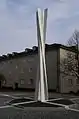 Stele diagonal (1986) von Ben Muthofer