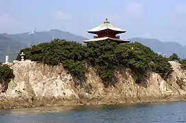Benten-shima mit der Benten-dō