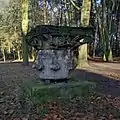 Säulenkapitell des ehemaligen Berliner Doms im Ludwig-Lesser-Park