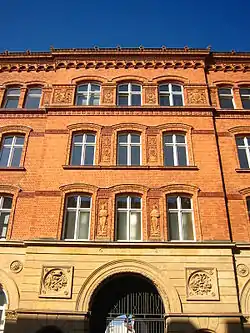 Renoviertes Vordergebäude der Markthalle III an der Zimmerstraße