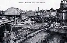 Auf einer Postkarte von 1900 ist die Lage des Fußgängersteigs gut zu erkennen.