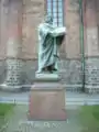 Statue mit altem Sockel nördlich der Marienkirche (bis 2017)