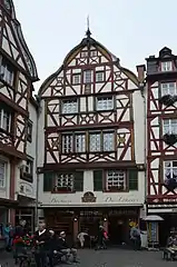 Wohn- und Geschäftshaus