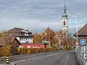 Schulhaus und Kirche