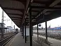 Bahnsteige 1 und 2, am linken Rand 3 und 4