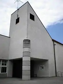 Kirchturm der Kath. Kirche St. Cornelius und Cyprian in Heilbronn-Biberach