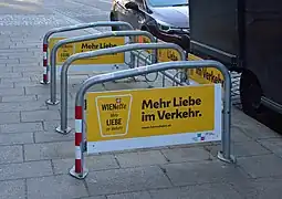 ➂