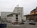 Der alte Hofspeicher, entkernt, oberste drei Etagen abgetragen und Staffelgeschoss neu aufgesetzt (2018)