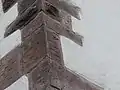 Schachbrettfries kopfüber eingemauert Südostturm