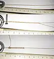 Mit Angelschnur und Nagel ausgeführter Bimini-Twist-Knoten. (oben 20 darunter 10 Drehungen mit 20 Rückwicklungen)