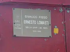 Das Hüttenschild der Biwakschachtel