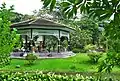 Oktogonaler Pavillon
