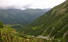 Blick auf den Zcheniszqali in Niederswanetien kurz vor dem Pass in Richtung Oberswanetien in Richtung Enguri-Tal.