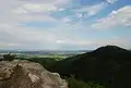 Blick nach Osten, rechts der Heidriegel
