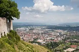 Der heutige Stadtpark, unten rechts im Bild, war das Gelände der Gartenschau 2000