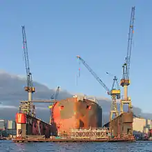 Das Ölproduktionsschiff Uisge Gorm im Dock 11 im Hamburger Hafen