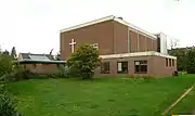 Kirchenschiff und Gemeindebüro