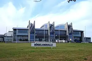 Die GETEC Arena mit altem Namensschriftzug (2009)
