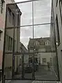 Boineburg-Portal hinter Glas des EKM-Neubaus (2011)