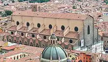 San Petronio in Bologna, 1393–1479, Oculusfenster als Obergaden der spätgotischen Basilika