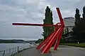 Mark di Suvero: L'Allumé (1990) – Skulptur vor dem Bundeshaus