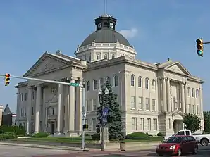 Boone County Courthouse in Lebanon, gelistet im NRHP Nr. 86002703