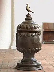 Pokalartige Taufe aus Kupfer (1737)