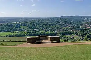 Box Hill, Dorking mit Gedenkstätte für Leopold Salomon, der den Ort der Öffentlichkeit vermachte.