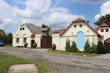 Denkmalgeschütztes Gehöft Bratrinice Nr.&nbsp;10