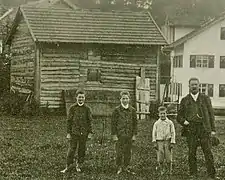 Eishütte 1910, dort lagerten Eisblöcke für die Brauerei, die im Winter aus dem Weiher geschnitten wurden.