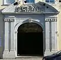 Breite Straße 18: Originalportal von 1713