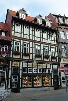 Wohn- und Geschäftshaus