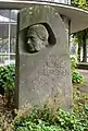 Denkmal/Plastik Agnes Heineken zwischen Block A und B (Bildhauer: K. Lettow, Erstellt: 1957)