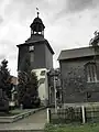 Kirchturm mit Übergang zum Kirchenschiff
