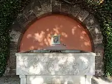 1921–1922, Brunnenanlage von Paul Artaria (1892–1959), Brunnenrelief von Rudolf Müller (1899–1986), Waisenhausmauer, Oberer Rheinweg, Basel