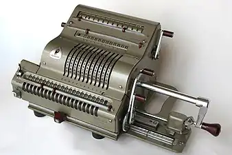 Vierspeziesrechner der 1950–1960er Jahre