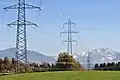 Die 380-kV-Leitung Sils-Fällanden an Tonnenmasten bei Bubikon
