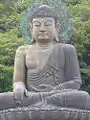 Große Buddhastatue am Haupteingang des Seoraksan-Nationalparkes.