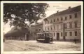 Triebwagen 4 vor der Deutschen Forstschule