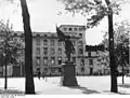 Bronzefassung auf dem Wilhelmplatz, nach 1936