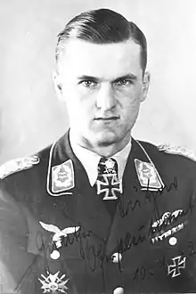 Günther Lützow mit der Brillantstufe des Spanienkreuzes