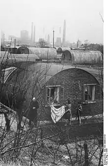 Wohnraummangel nach dem Zweiten Weltkrieg: Nissenhütten im Ruhrgebiet, Foto (1947)