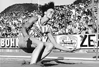 Die Titelverteidigerin und amtierende Europameisterin Heike Drechsler gewann die Bronzemedaille – sie war auch Mitinhaberin des Weitsprung-Weltrekords, hatte hier am Tag zuvor Silber über 100&nbsp;Meter errungen und war die amtierende Europameisterin über 200&nbsp;Meter