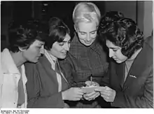 Maria Kühne (dritte von links) am 23. November 1960 auf dem VII. Bundeskongress des DFD.