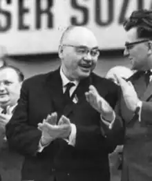 Bild aus dem Bundesarchiv des Politikers Hendrych.