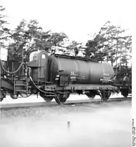 Kesselwagen der DR mit genietetem Untergestell und dem vom Ommru&nbsp;Villach bekannten Blechbremserhaus