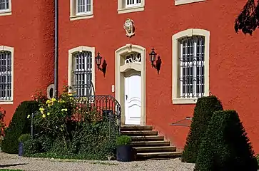 Innenhof, Haupthaus mit Treppe