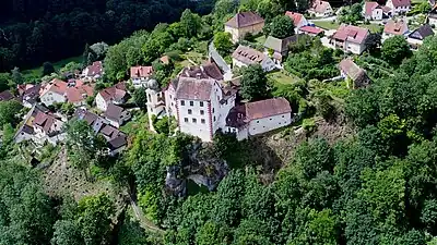 Burg Egloffstein aus der Vogelperspektive (2018)